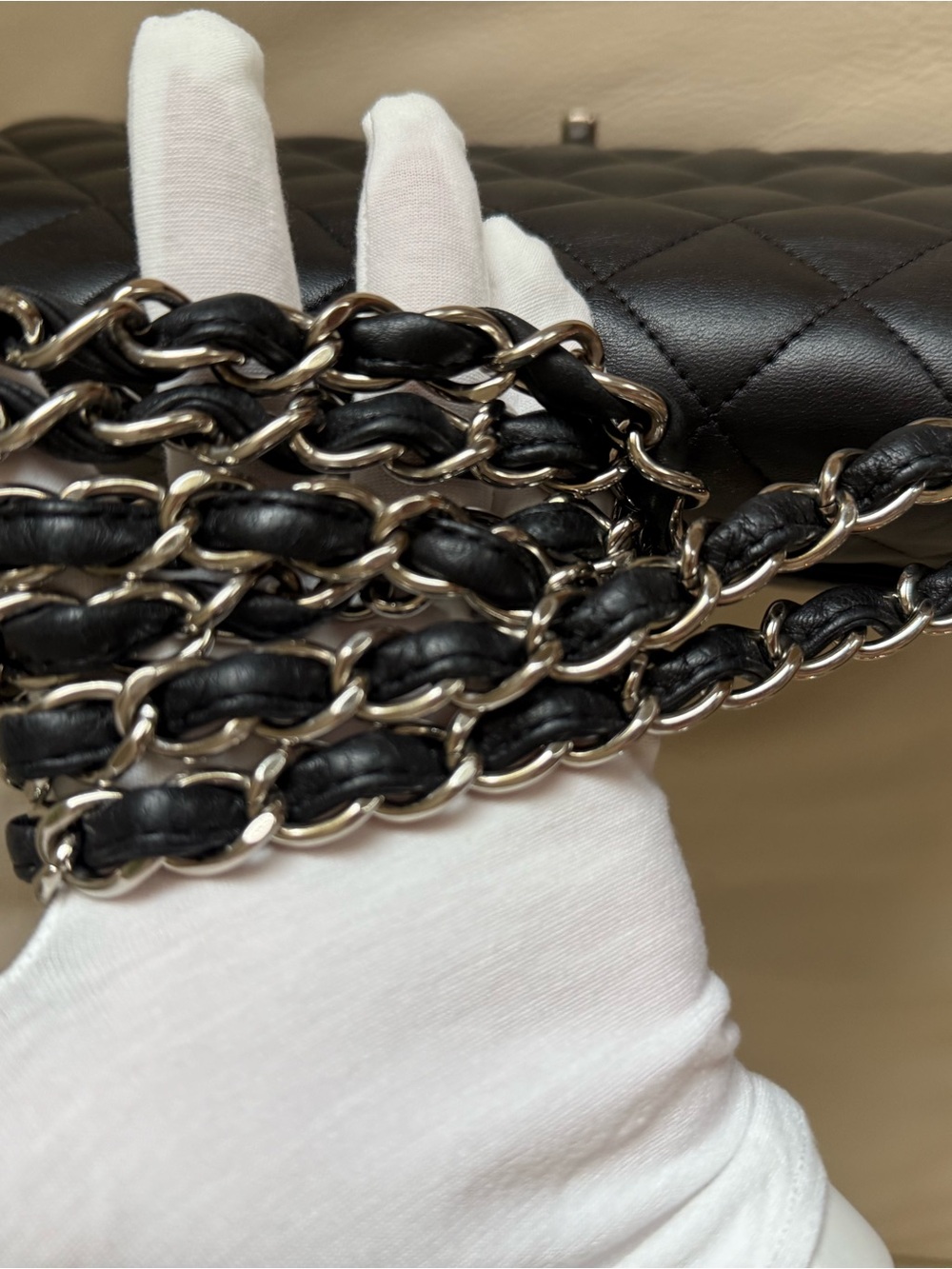 Chanel Classic Double Flap Jumbo Bag in Black Quilted Lambskin - Picture 4 of 16